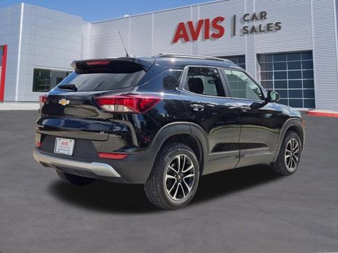 Used 2025 Chevrolet TrailBlazer LT AWD/4WD image 6