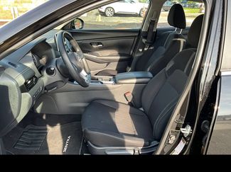 Used 2025 Nissan Sentra SV FWD video 2