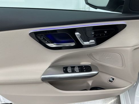 Used 2025 Mercedes-Benz C 300 Sedan image 11