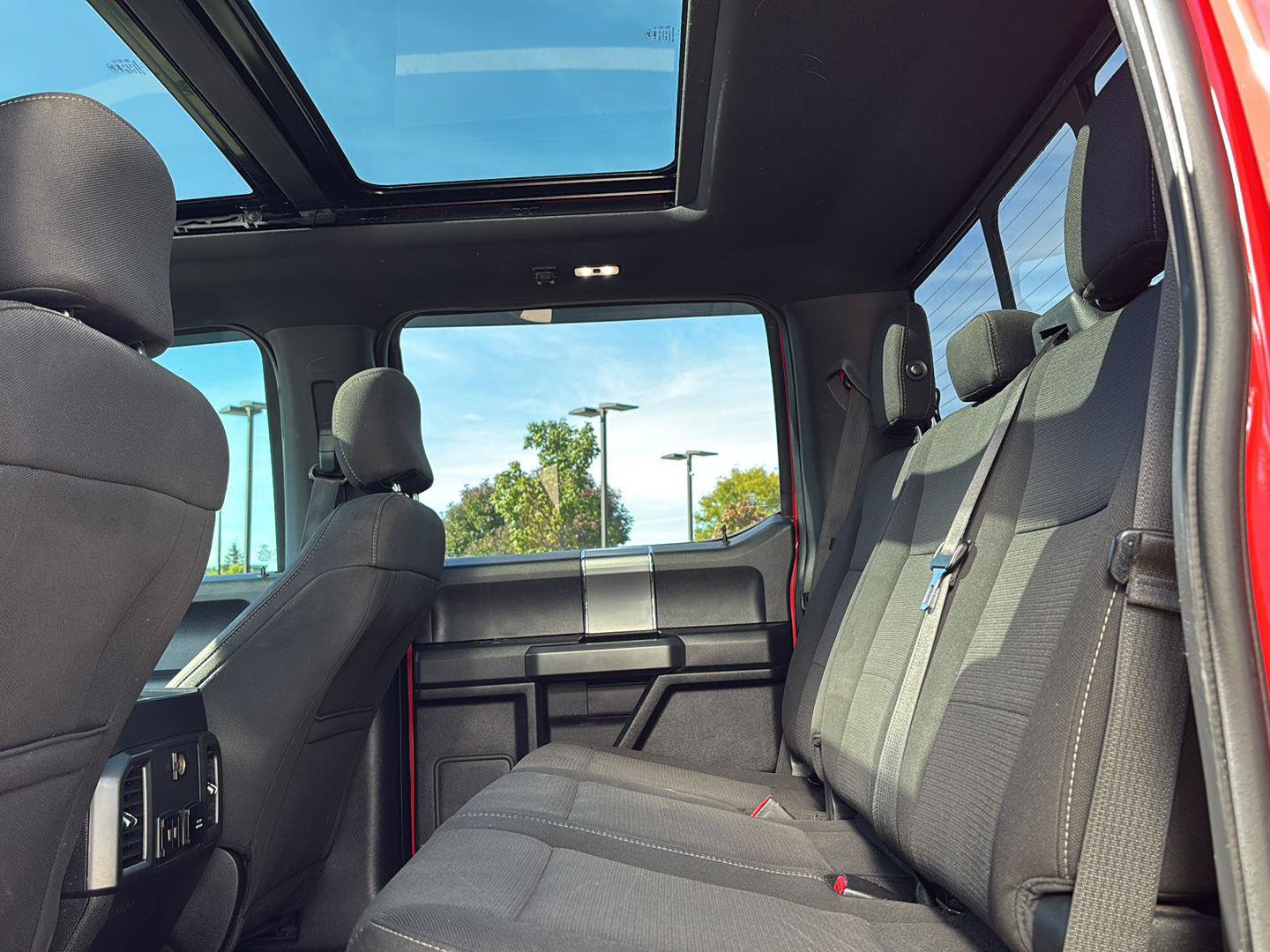 Used 2017 Ford F150 XLT w/ Equipment Group 302A Luxury AWD/4WD image 24