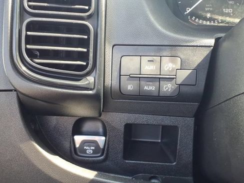 Used 2026 RAM ProMaster 2500 w/ Safety Group FWD image 12