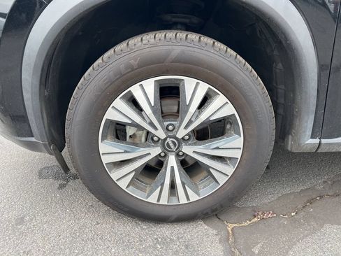 Used 2023 Nissan Rogue SV AWD/4WD image 14
