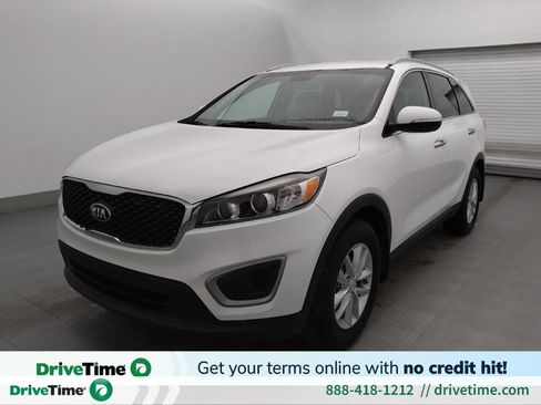 Used 2017 Kia Sorento LX w/ LX Convenience Package image 1