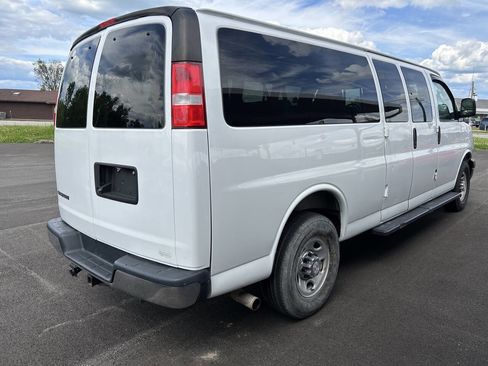 Used 2020 Chevrolet Express 3500 LT w/ LT Preferred Equipment Group RWD image 6