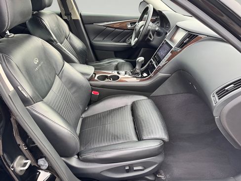 Used 2014 INFINITI Q50 w/ Deluxe Touring Package RWD image 26