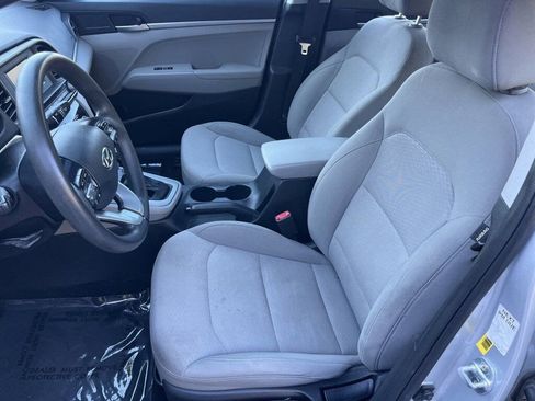 Used 2019 Hyundai Elantra SE image 14