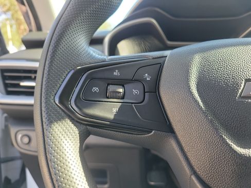 Used 2021 Chevrolet TrailBlazer LS FWD image 23