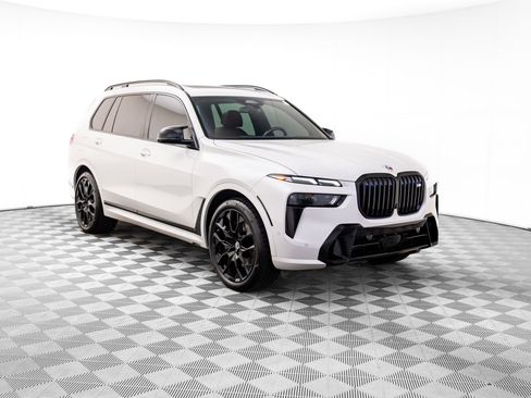 Used 2023 BMW X7 M60i w/ Executive Package image 8