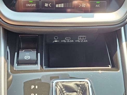 Certified 2025 Subaru Outback Limited AWD/4WD image 32