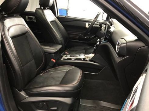 Certified 2022 Ford Explorer ST-Line w/ Class IV Trailer Tow Package image 38