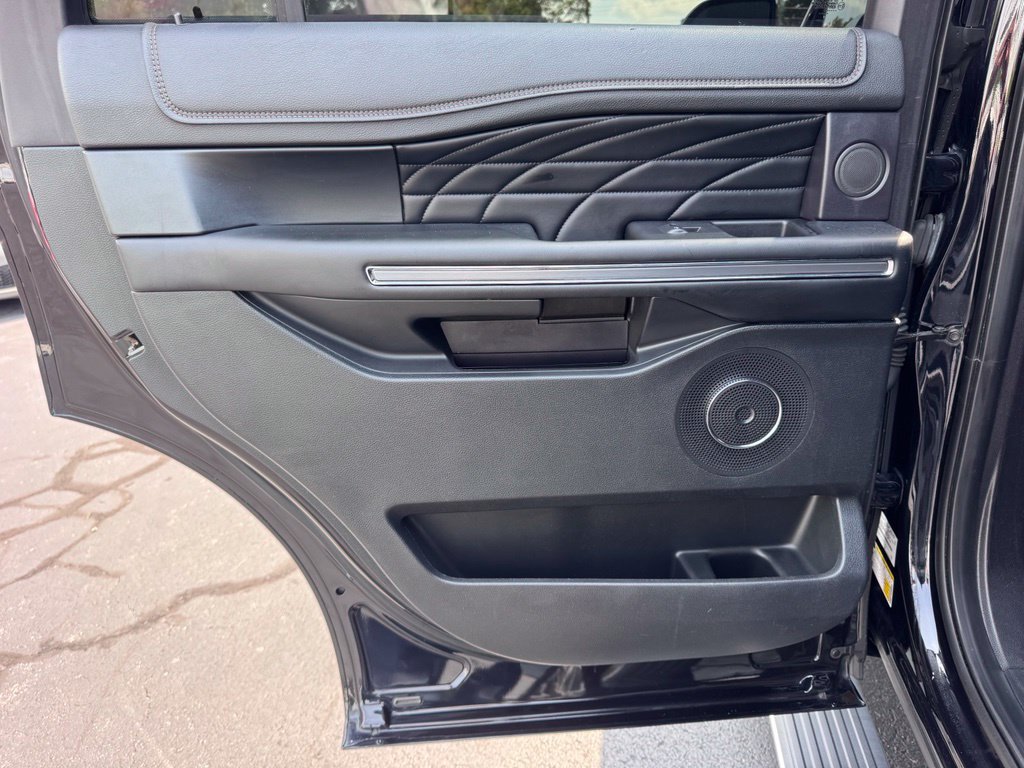 Used 2019 Ford Expedition Platinum AWD/4WD image 34