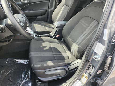 Used 2025 Hyundai Venue SEL FWD image 23