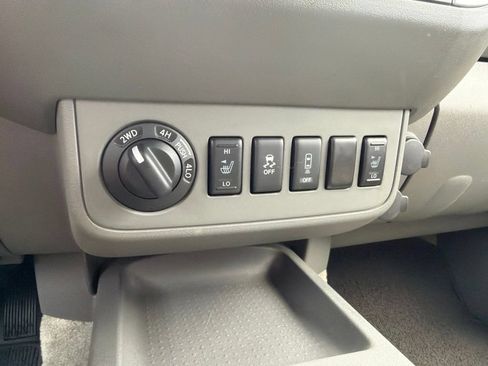Certified 2016 Nissan Frontier SV w/ SV Value Truck Package AWD/4WD image 13