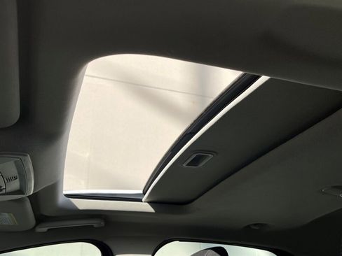 Used 2018 Ford Focus SEL image 18