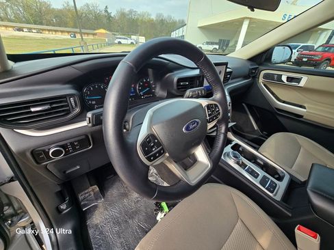 Used 2023 Ford Explorer XLT w/ Class IV Trailer Tow Package image 14