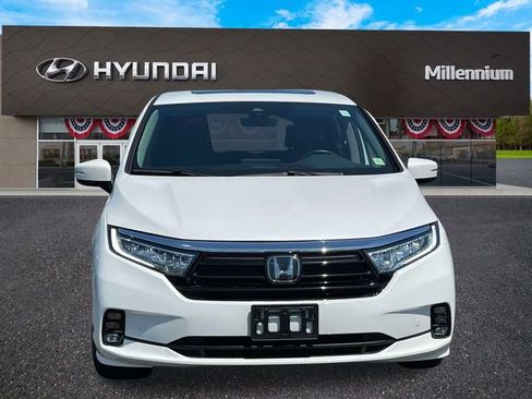 Used 2023 Honda Odyssey Elite image 2