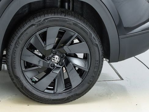 New 2026 Volkswagen Atlas Cross Sport SE image 6