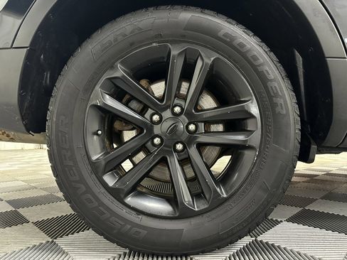 Used 2017 Ford Explorer XLT image 18