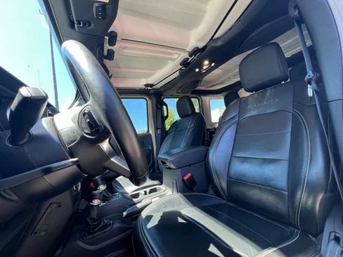 Used 2022 Jeep Wrangler Unlimited Sahara w/ Cold Weather Group AWD/4WD image 13