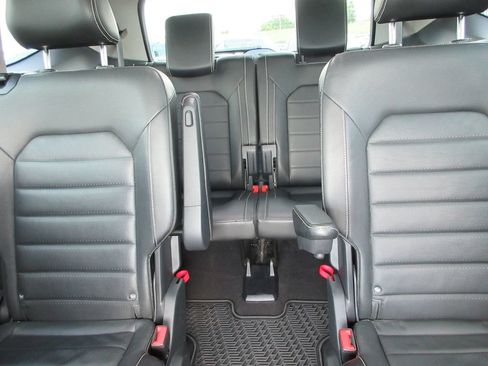 Used 2024 Volkswagen Atlas SEL AWD/4WD image 21