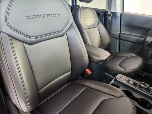 New 2026 Ford Maverick Lariat w/ Black Appearance Package image 11