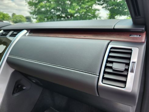 Used 2025 Land Rover Discovery Dynamic SE image 11