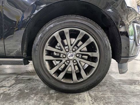 Used 2019 Ford Expedition Limited w/ Equipment Group 301A RWD image 10