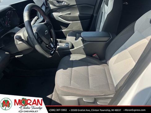 Used 2025 Chevrolet Trax RS w/ Driver Confidence Package FWD image 17