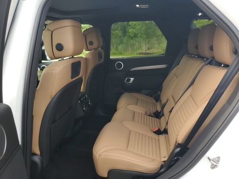 New 2026 Land Rover Discovery Dynamic SE AWD/4WD image 26