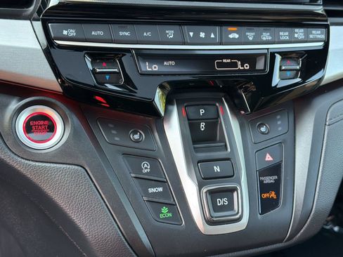 Used 2025 Honda Odyssey Sport-L image 16