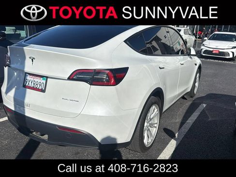 Used 2023 Tesla Model Y Long Range AWD/4WD image 2