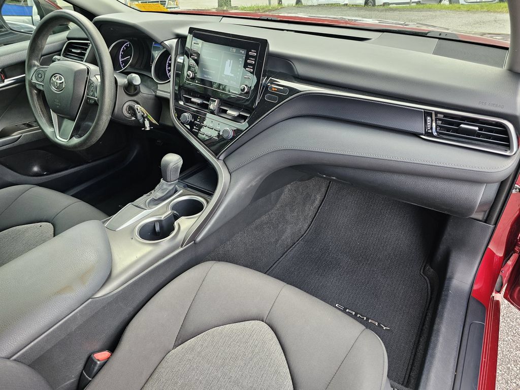 Used 2021 Toyota Camry LE FWD image 10