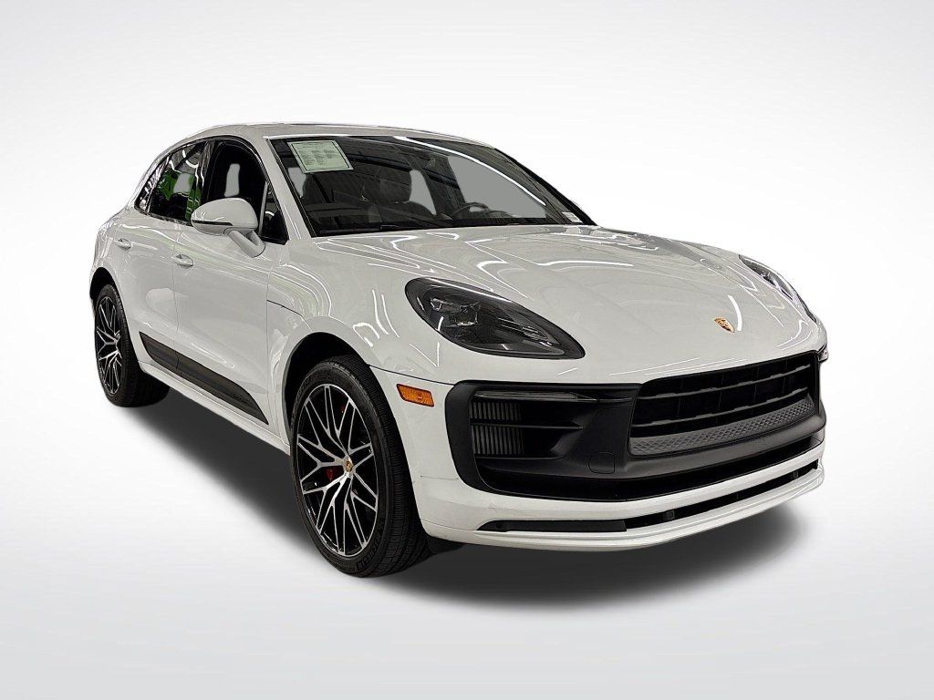 Used 2022 Porsche Macan GTS AWD/4WD image 7