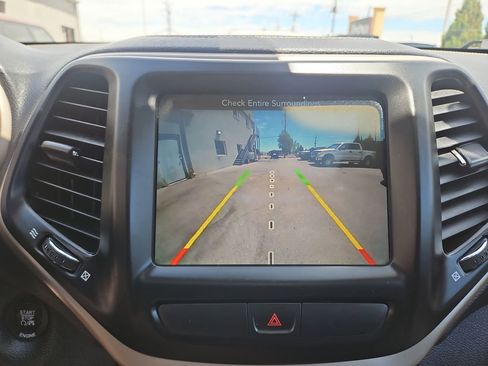 Used 2016 Jeep Cherokee Limited w/ Trailer Tow Group AWD/4WD image 20