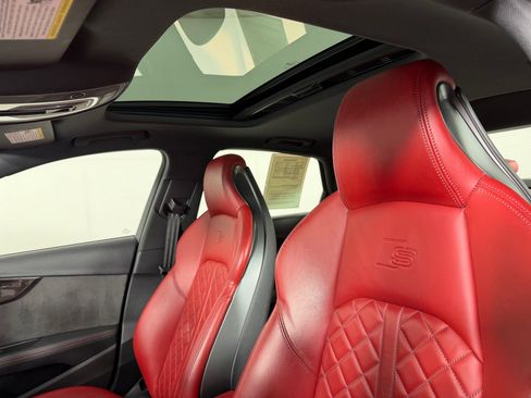 Used 2019 Audi S4 Premium Plus w/ Premium Plus Package AWD/4WD image 16