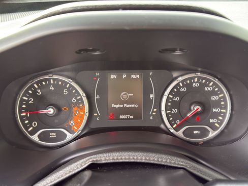 Used 2019 Jeep Renegade Sport FWD image 21