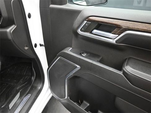 Used 2023 GMC Sierra 1500 SLE image 23