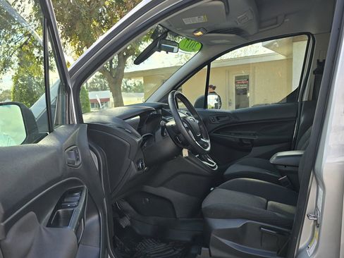 Used 2017 Ford Transit Connect XL image 12