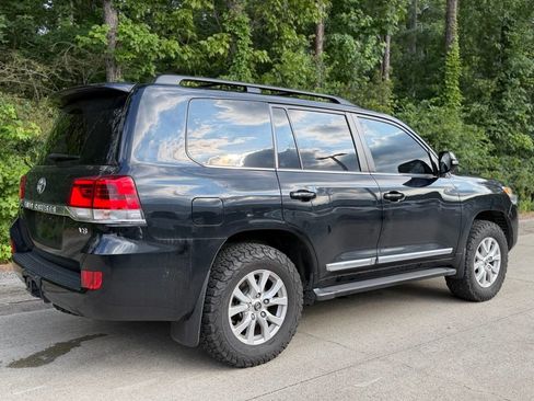 Used 2017 Toyota Land Cruiser AWD/4WD image 5