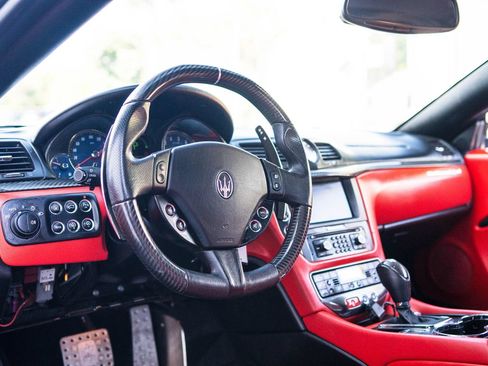 Used 2015 Maserati GranTurismo MC RWD image 21