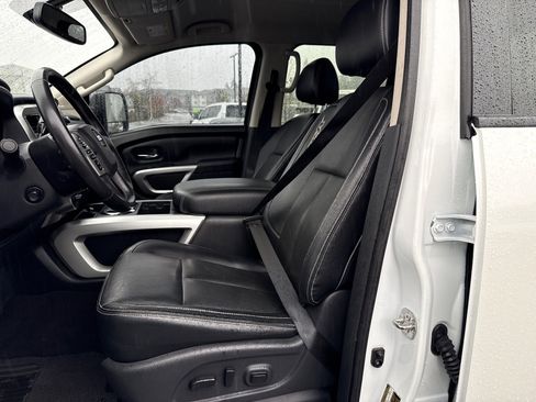 Used 2019 Nissan Titan PRO-4X w/ Pro-4x Convenience Package image 25