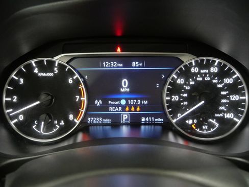 Used 2025 Nissan Altima 2.5 SV FWD image 15
