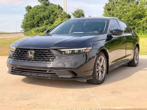 Used 2023 Honda Accord EX-L image 2