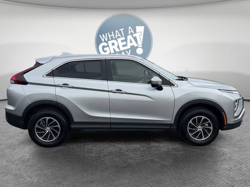 Used 2025 Mitsubishi Eclipse Cross ES AWD/4WD image 2