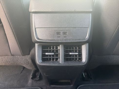 Used 2025 Chevrolet Equinox LT FWD image 23