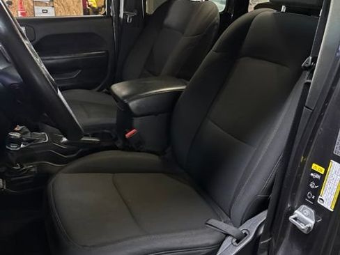 Used 2022 Jeep Wrangler Unlimited Sport AWD/4WD image 5