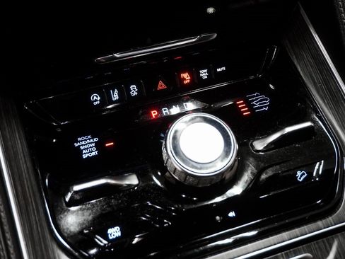 Used 2023 Jeep Wagoneer Series III w/ Preferred Equipment Group image 31