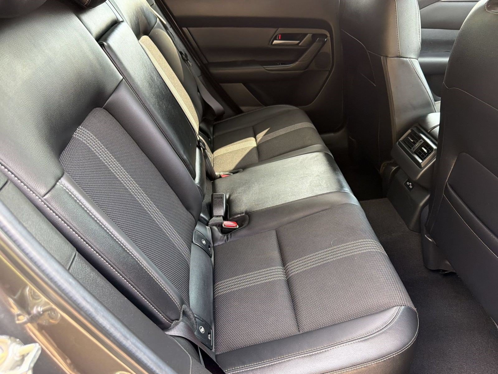 Used 2025 MAZDA CX-50 AWD 2.5 S w/ Preferred Package image 27