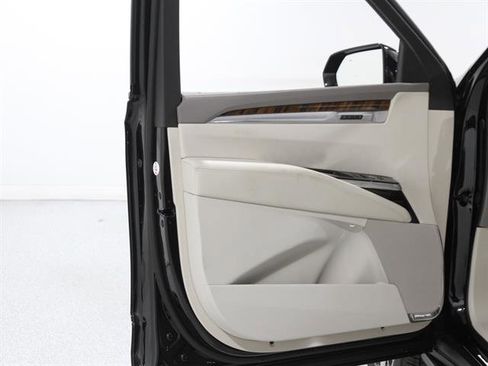 New 2025 Cadillac Escalade ESV Premium Luxury Platinum w/ LPO, Floor Liner Package image 4