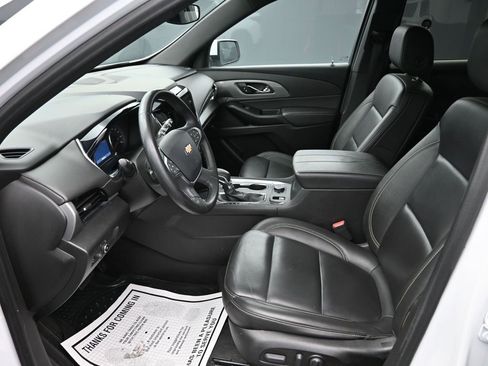 Used 2023 Chevrolet Traverse LT FWD image 11